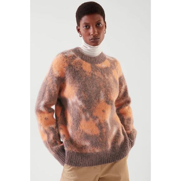 COS Abstract Sweater - Picture 2 of 8